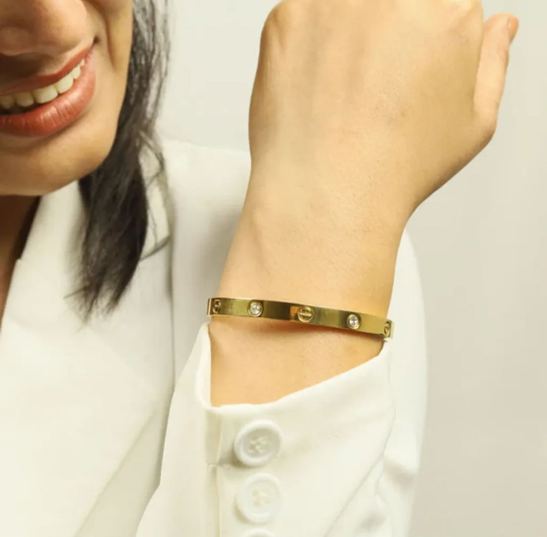 Luxury golden bracelet