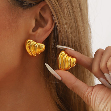 Golden Romantics Heart Earrings