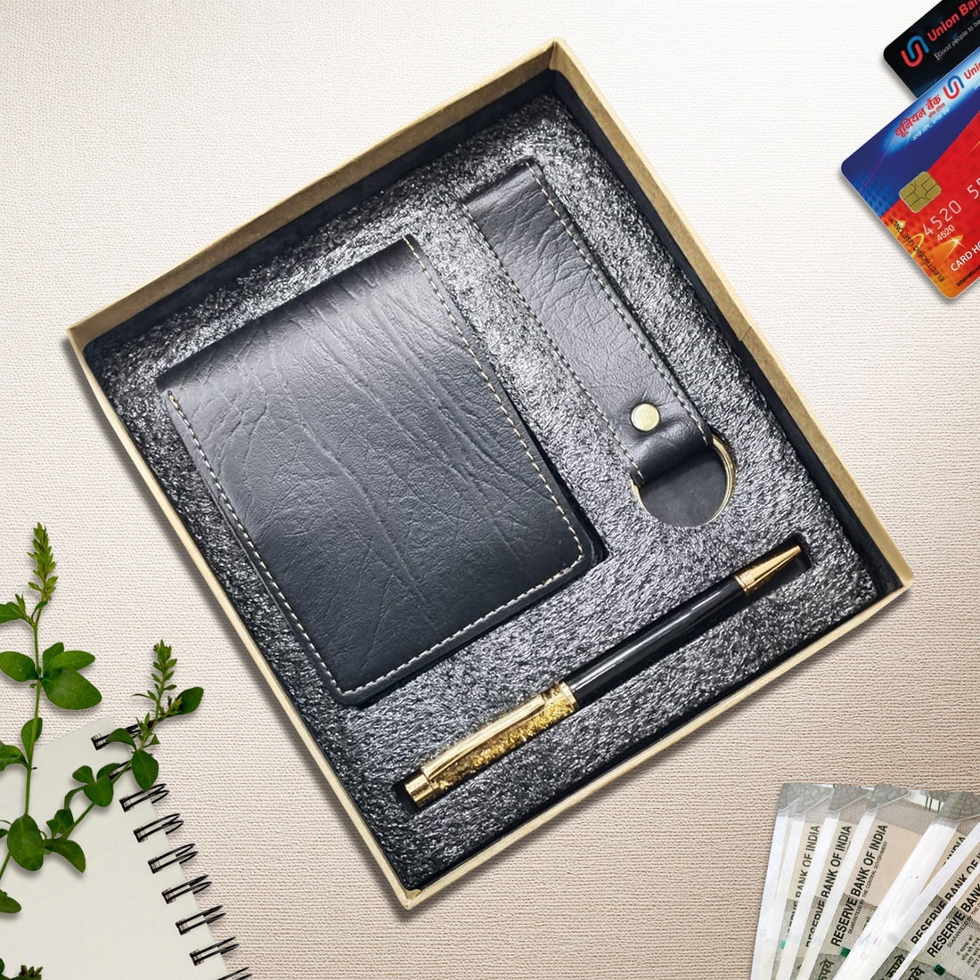 Personalized Men's Leather Wallet & Keychain with Name & Charm.